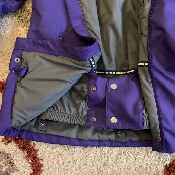 Snowboard Jacket - Picture 5 of 10